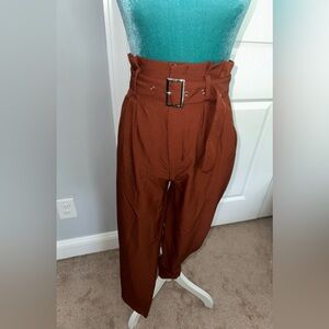 ✨👖 Burnt orange dressy pants.